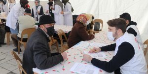 "Genç Yeryüzü Doktorları" Erzincan'da vatandaşları sağlık taramasından geçirdi