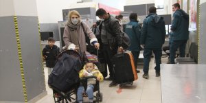 İranlı turistler için sınır kapısında mesai saatleri uzadı ek minibüs seferleri başladı