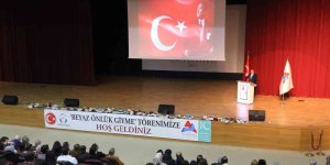 AİÇÜ'de Eczacılık Fakültesi Öğrencileri İçin "Beyaz Önlük Giyme" töreni düzenlendi