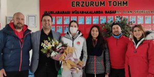 Türkiye'nin kayaktaki gururu Ceren çiçeklerle uğurlandı
