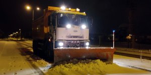 Van Büyükşehir Belediyesi'nin karla mücadelesi sürüyor
