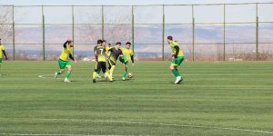 Öğrenciler topa Türkiye Şampiyonası için vurdu