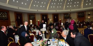 Şehit yakınları ve gaziler ile protokol üyeleri yemekte buluştu