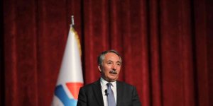 AİÇÜ'de akademik teşvik ödülü ve cübbe giyme töreni yapıldı