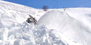 Bingöl'de kapalı olan 23 köy yolunda çalışma sürüyor