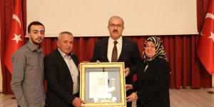 Elazığ'da şehit aileleri ve gazilere 'Devlet Övünç Madalyası ve Beratı' verildi