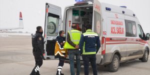 Hakkari'de elektrik akımına kapılan işçi, ambulans uçakla Kahramanmaraş'a götürüldü