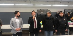 Malatya'da polis ekipleri, tekstil fabrikasında çalışan kadınlara KADES'i tanıttı