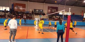 Tatvan'da Okullar Arası Voleybol Turnuvası