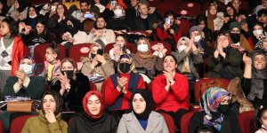 Ağrı'da kadınlar konserle eğlendi