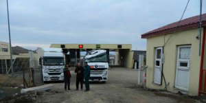 Türkgözü Sınır Kapısı'ndan sadece tırların geçişine izin veriliyor