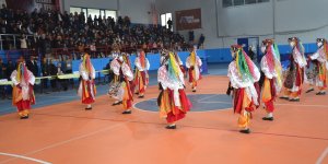 Bitlis'te halk oyunları grup yarışmaları düzenlendi