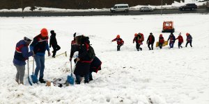 Ağrı'da gönüllülere çığ eğitimi verildi