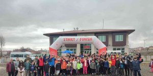 Bingöl'de 93 sporcu şampiyonluk için ter döktü