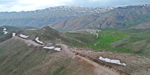 Van'da ulaşım sıkıntısı nedeniyle ekilemeyen 4 bin dönüm arazi için yol yapıldı