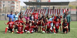 Van Büyükşehir Belediyespor şampiyonluğa bilendi