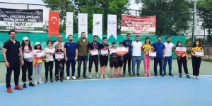 Kort tenisi şampiyonasında büyük başarı