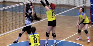 Voleybol: Genç Bayanlar Yarı Final Müsabakaları başladı