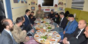 Erzurum Valisi Memiş, Atmaca ailesinin iftar sofrasına konuk oldu