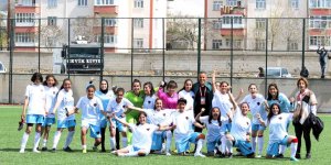 Büyükşehir Belediyesi Kadın Futbol Takımı yoluna kayıpsız devam ediyor