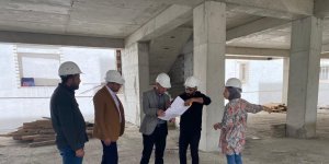 Ağrı Milli Eğitim Müdürü Kökrek, yapımı devam eden Fen Lisesinde incelemelerde bulundu