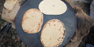TÜRKİYE'NİN EKMEK KÜLTÜRÜ - Ekşi hamurla mayalanan 'sac ekmeği' köy sofralarına lezzet katıyor
