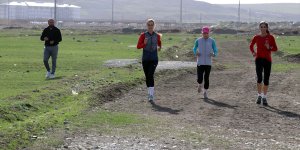 Kadın milli atletler Ağrı'da güç depoluyor