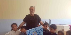 Köy çocukları ebru sanatını öğreniyor