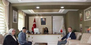 Hizan Kaymakamı Muhammed İkbal Yelek, Koltuğunu Elif Ercik'e bıraktı