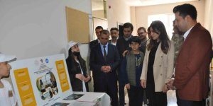 Bulanık'ta TÜBİTAK 4006 Bilim Fuarı açıldı