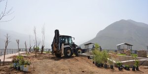 Şemdinli Seyir Tepesi'nde peyzaj çalışmaları başladı