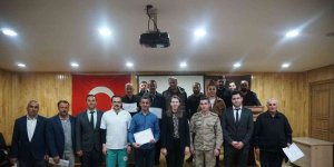 Hanak'lı hayvan yetiştiricileri sertifikalarını aldı