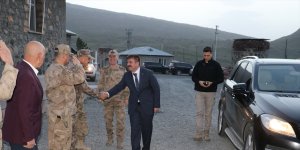 Iğdır Valisi Sarıibrahim, Ağrı Dağı'nda Mehmetçikle iftar yaptı