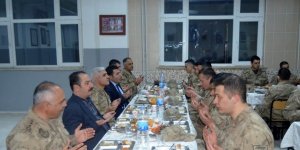 Başkan Paçacı, iftarını Mehmetçikle yaptı