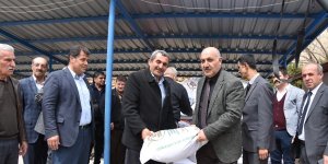 Doğanşehir de yüzde 75 hibeli kuru fasulye tohumu dağıtıldı