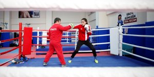 Avrupa ikincisi boksör Gizem Özer, Dünya Şampiyonası'nda derece peşinde