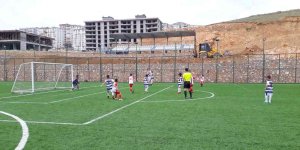 Futbol küçükler grup maçları Elazığ'da başladı