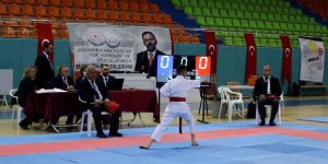 Elazığ'da karate grup müsabakaları başladı
