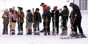 Öğrenciler Yalnızçam'da aldıkları eğitimle geleceğin uzman kayakçısı olacak