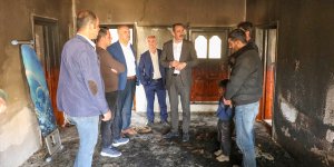 Gürpınar Belediye Başkanı Hayrullah Tanış, evi yanan aileyi ziyaret etti