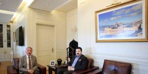 Ağrı Belediye Başkanı Sayan, AİÇÜ Rektörü Prof. Dr. Karabulut'u ziyaret etti