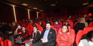 Dünya Ağrılılar Gününde köy çocukları sinema ile buluştu