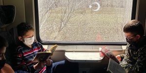 Fırat Ekspresi'nde kitap okuma etkinliği yapıldı