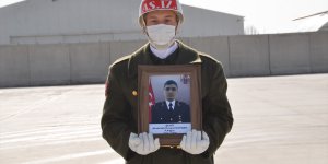 Hakkari'de Hacıbey Çayı'na düşerek şehit olan asteğmen için tören düzenlendi