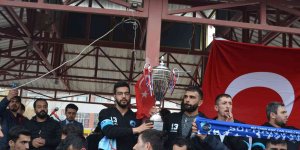 Şampiyon takım Adilcevaz'da coşkuyla karşılandı