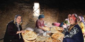 Şemdinli'de Ramazan çöreği mesaisi