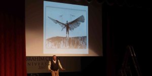 Ağrı'da "Bir Teyyareci Vecihi Hürkuş" tiyatro oyunu sergilendi