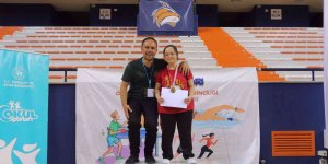 Erzincanlı down sendromlu sporcu masa tenisinde Türkiye şampiyonu oldu