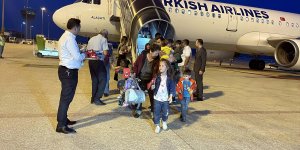 Ukrayna'dan tahliye edilen Ahıska Türklerinden oluşan 9. kafile Elazığ'a geldi