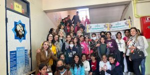 GİRİŞİMCİ İŞ KADINLARINDAN, YUKARI GÖZLÜCE ÖĞRETMEN BURÇİN ÖZDEMİR İLK/ORTAOKULUNA ZİYARET